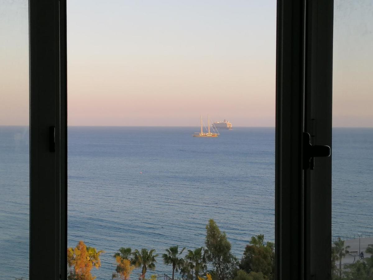 A City-Center Seaview Penthouse At Oceanic Лимасол Экстерьер фото